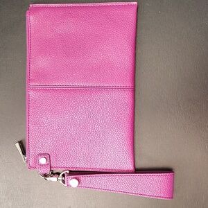 Thirty-one JEWEL Magenta Clutch Wristlet 9x6 NWOT